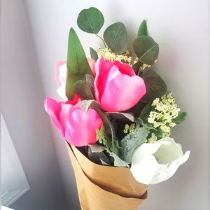 DELUXE BOUQUET  FAUX  SPRING FLOWERS